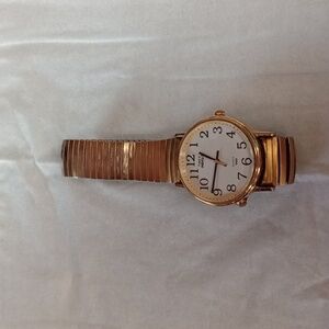 Timex men's watch water resistant, needs battery (W016)